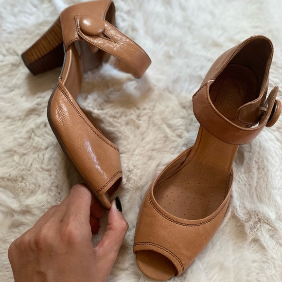 Clarks Shoes - Clarks Artisan Active Air open toe ankle strap